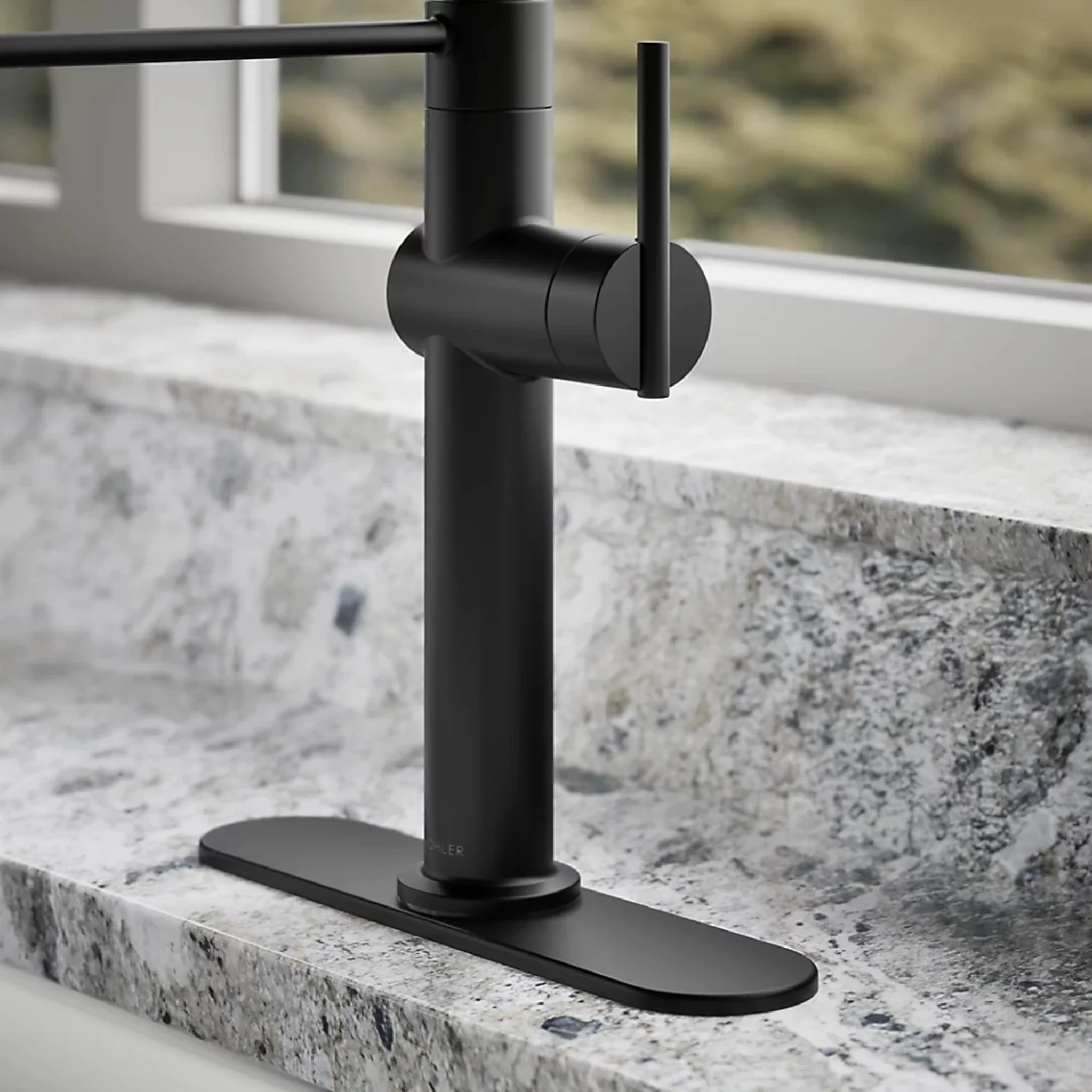 CRUE SEMI-PROFESSIONAL KITCHEN SINK FAUCET WITH THREE-FUNCTION SPRAYHEAD - Image 13