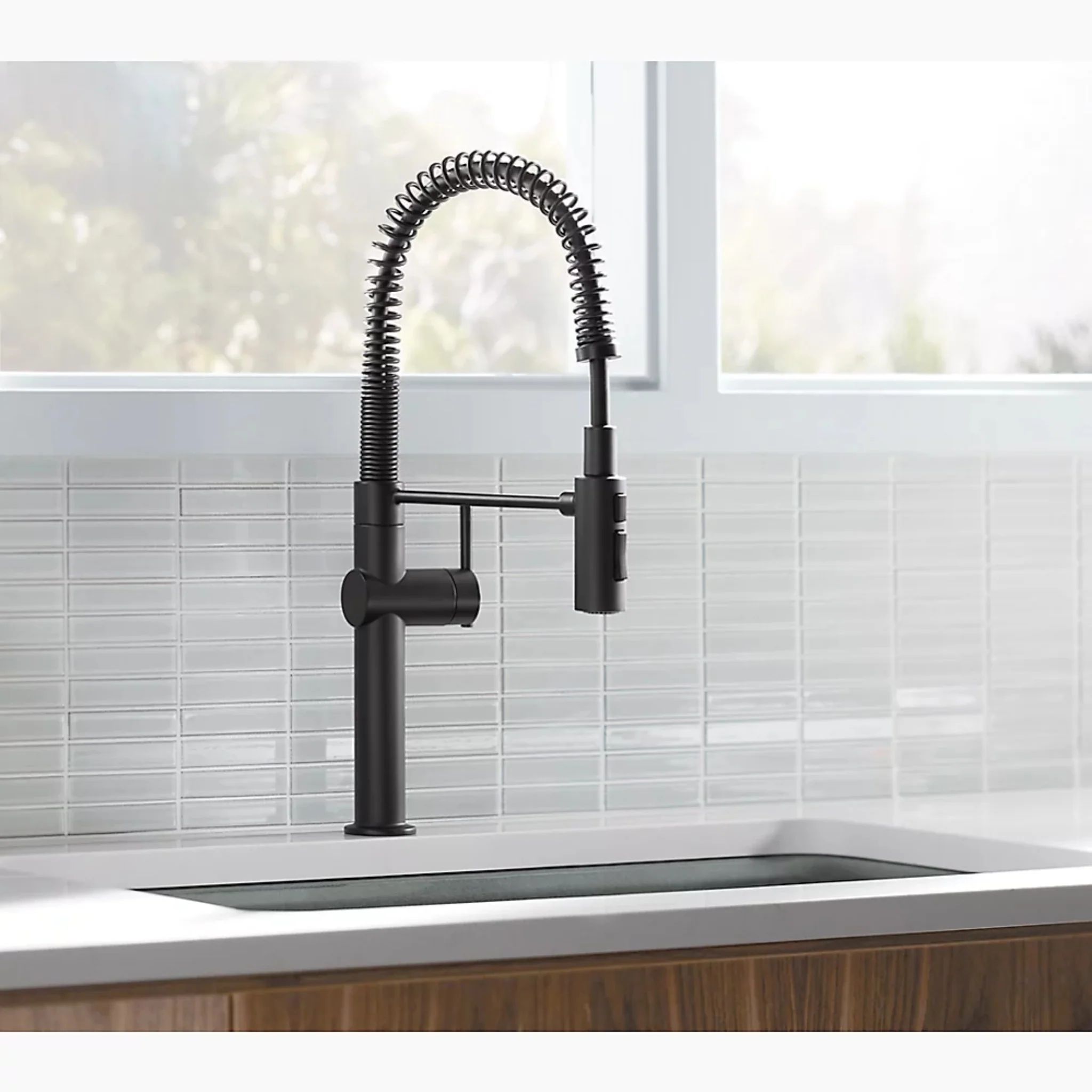 CRUE SEMI-PROFESSIONAL KITCHEN SINK FAUCET WITH THREE-FUNCTION SPRAYHEAD - Image 17