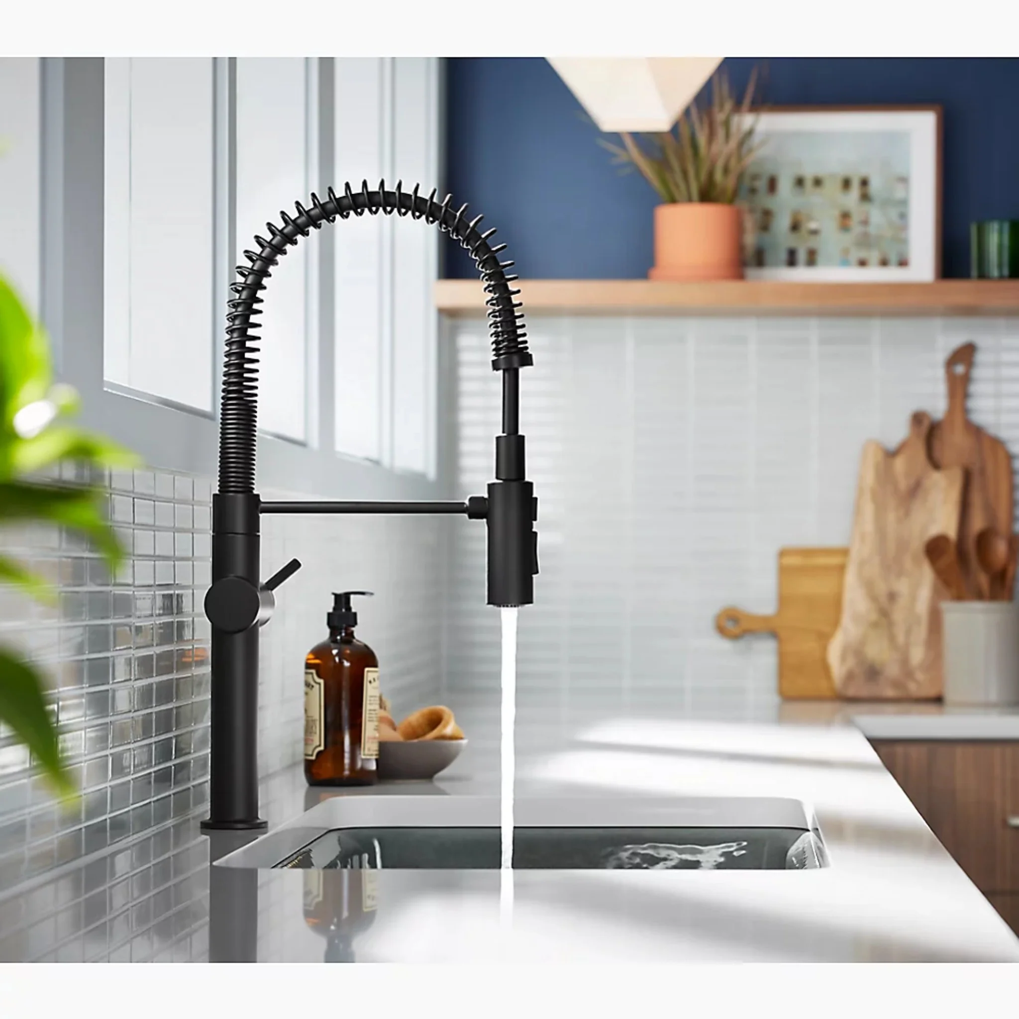 CRUE SEMI-PROFESSIONAL KITCHEN SINK FAUCET WITH THREE-FUNCTION SPRAYHEAD - Image 20