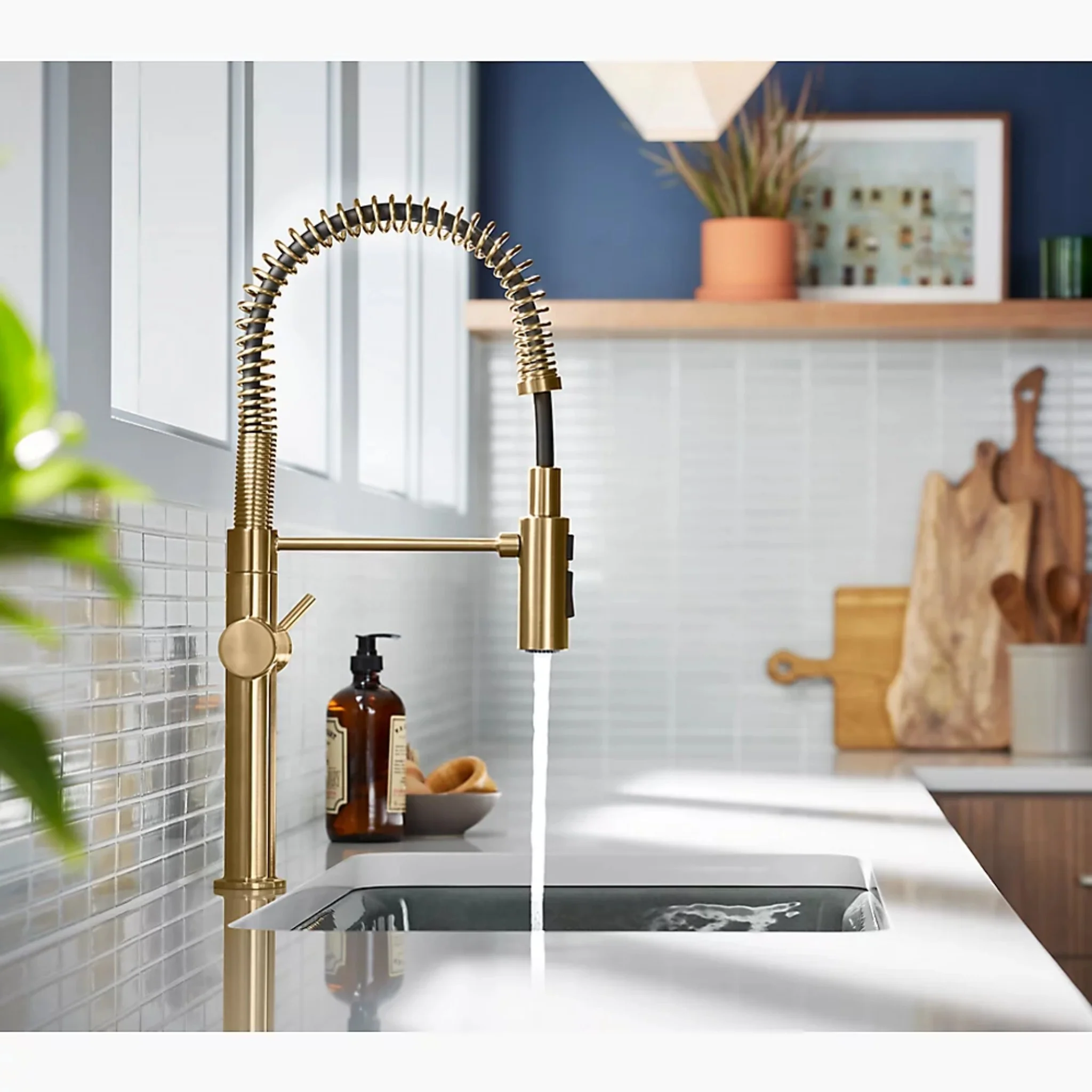 CRUE SEMI-PROFESSIONAL KITCHEN SINK FAUCET WITH THREE-FUNCTION SPRAYHEAD - Image 21