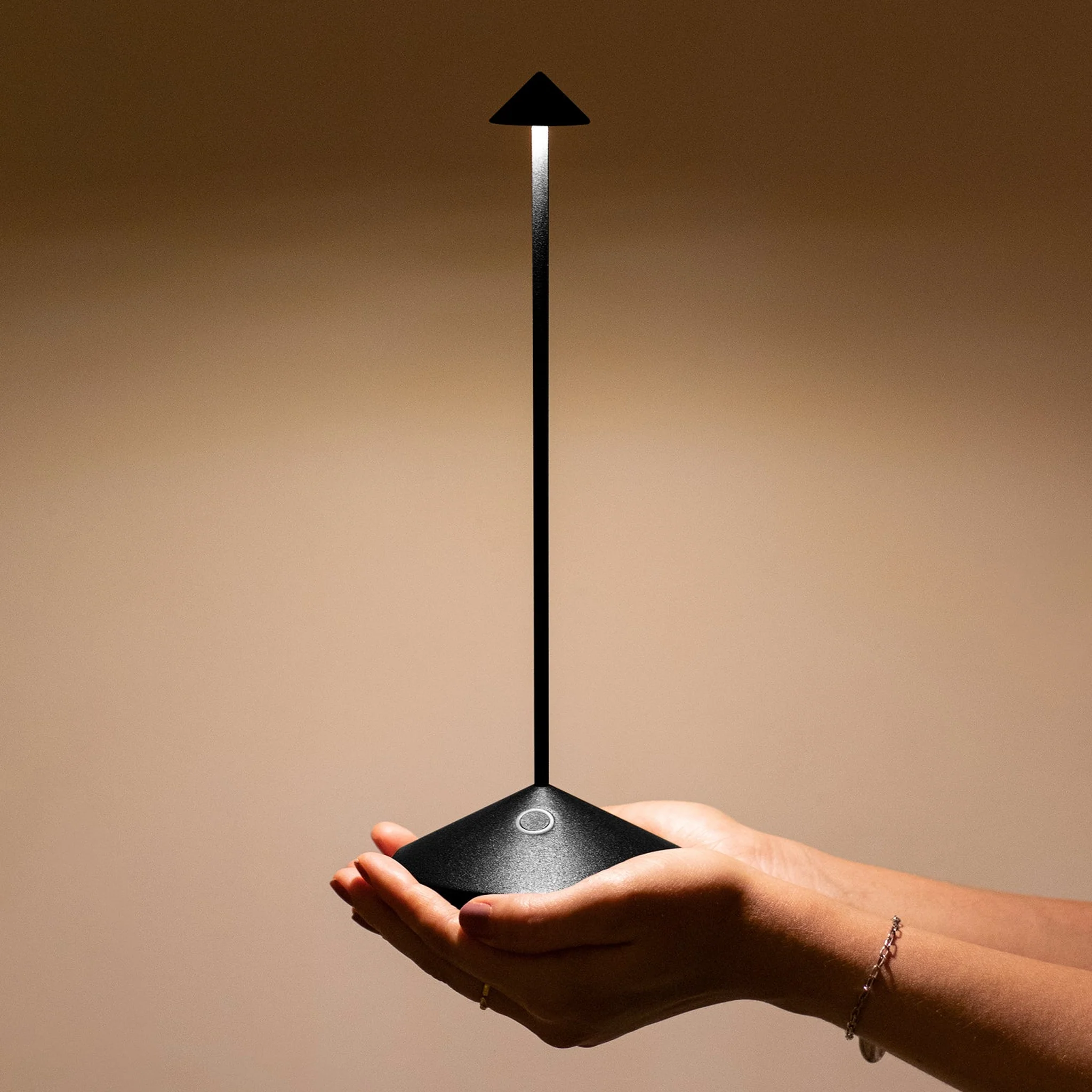 PINA PRO TABLE LAMP - Image 8