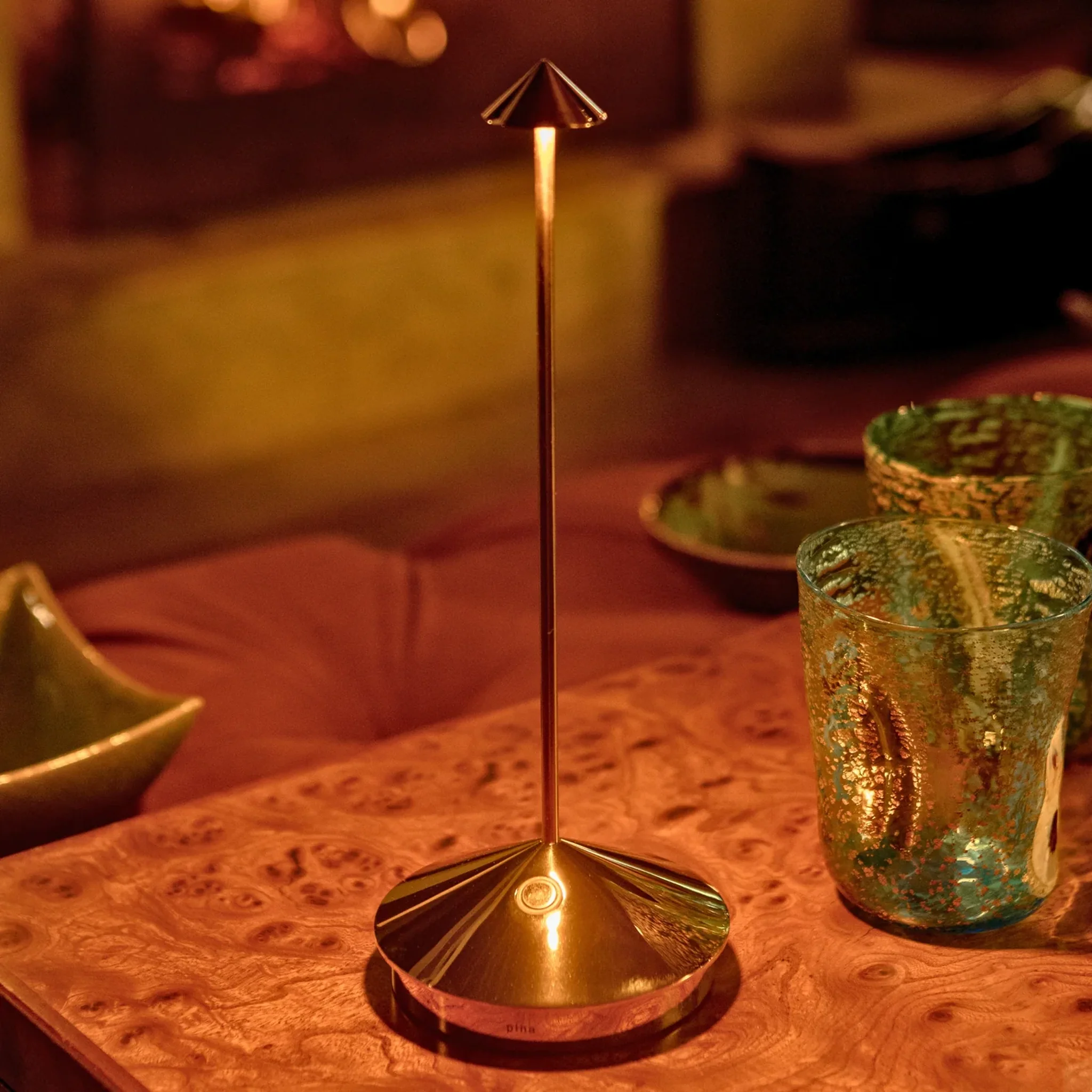 PINA PRO TABLE LAMP - Image 9